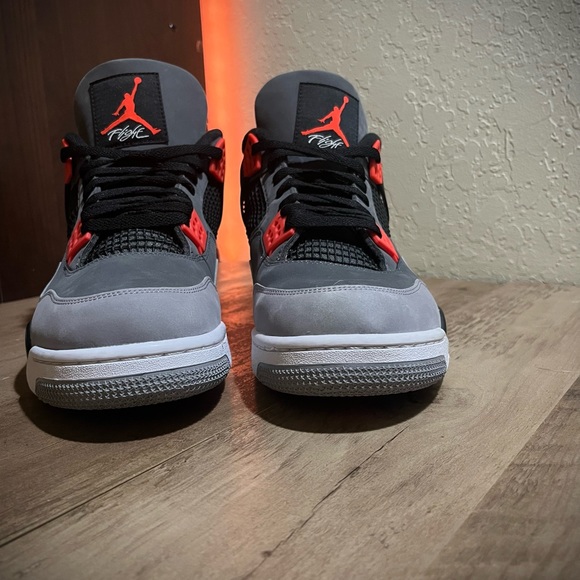 Air Jordan 4 Retro ‘Infrared’ - Picture 4 of 7